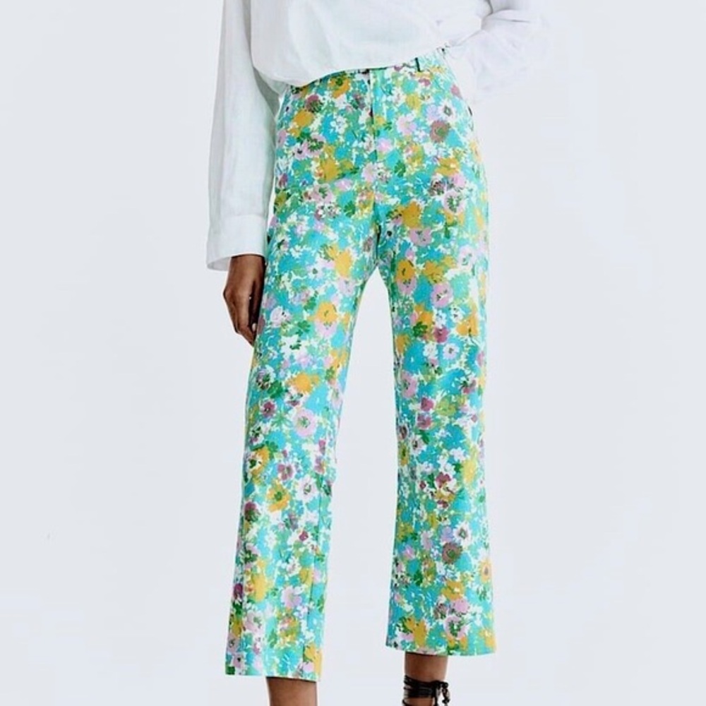 Zara Floral Printed Linen Blend Mini Flare Trousers